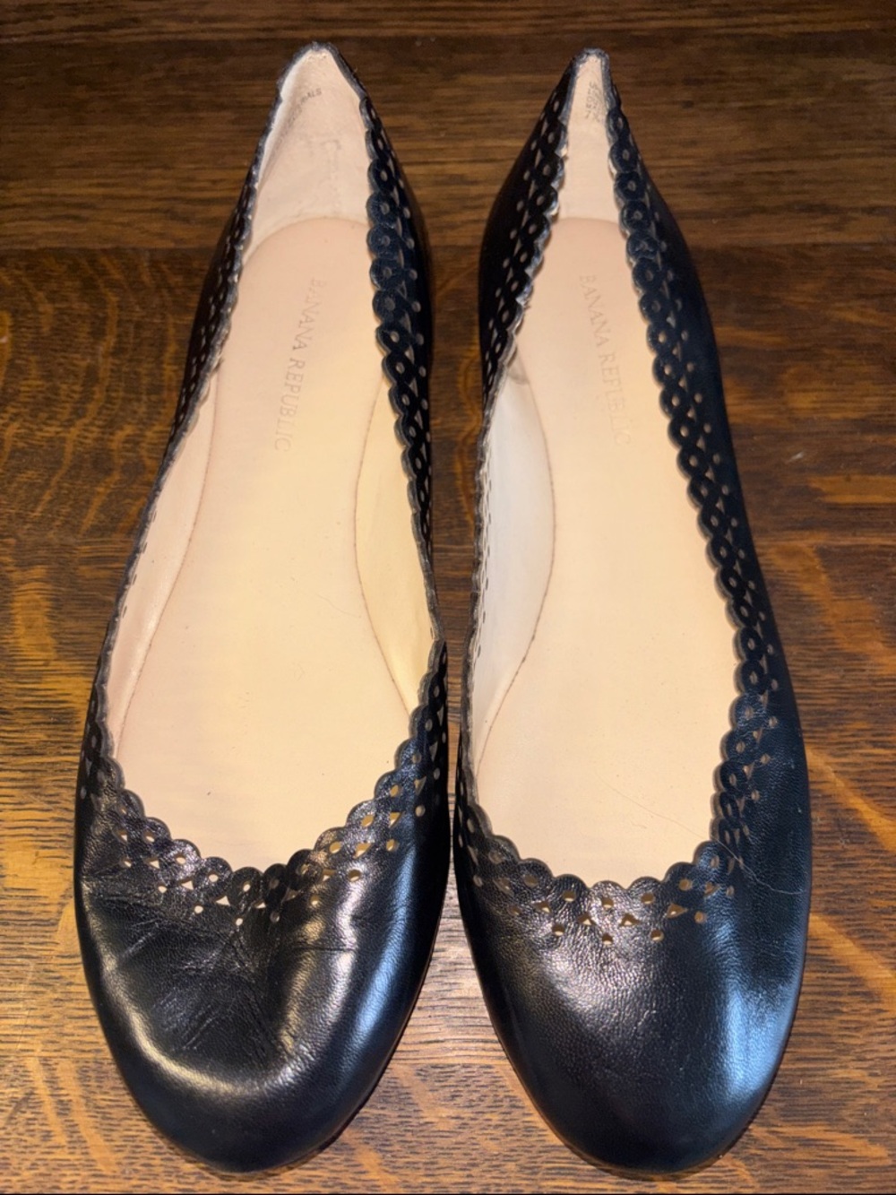 Banana Republic Black Leather Scalloped Ballet Flats